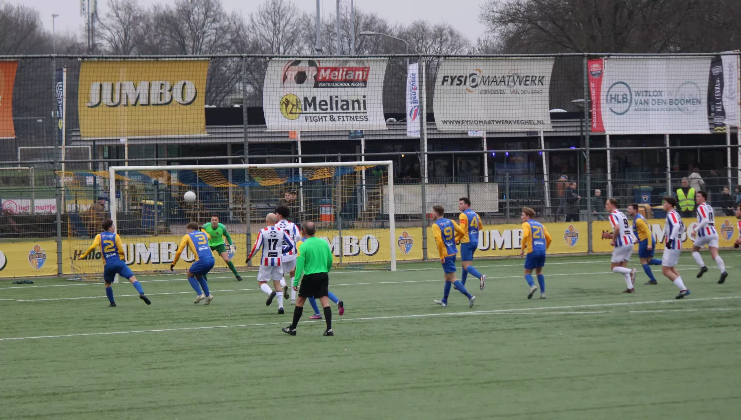UDI’19 hekkensluiter na benauwde derbyzege Blauw Geel’38 (1-0)